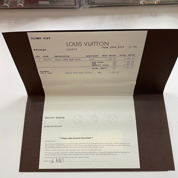 Louis Vuitton Monogram Daily Organizer Wallet - Picture 16 of 16